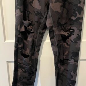 Zyia Forrest Camo slashed luxe high rise 7/8 (8/10)